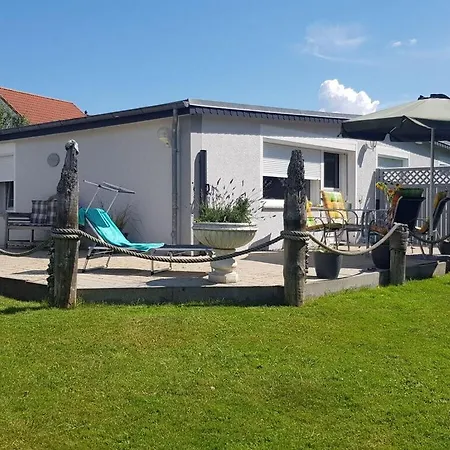Lighthouse View Modern Retreat * Bastorf